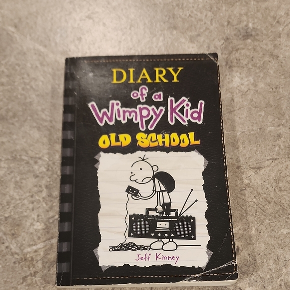 Diary of a Wimpy Kid: Old School - Black Cover - Picture 1 of 5